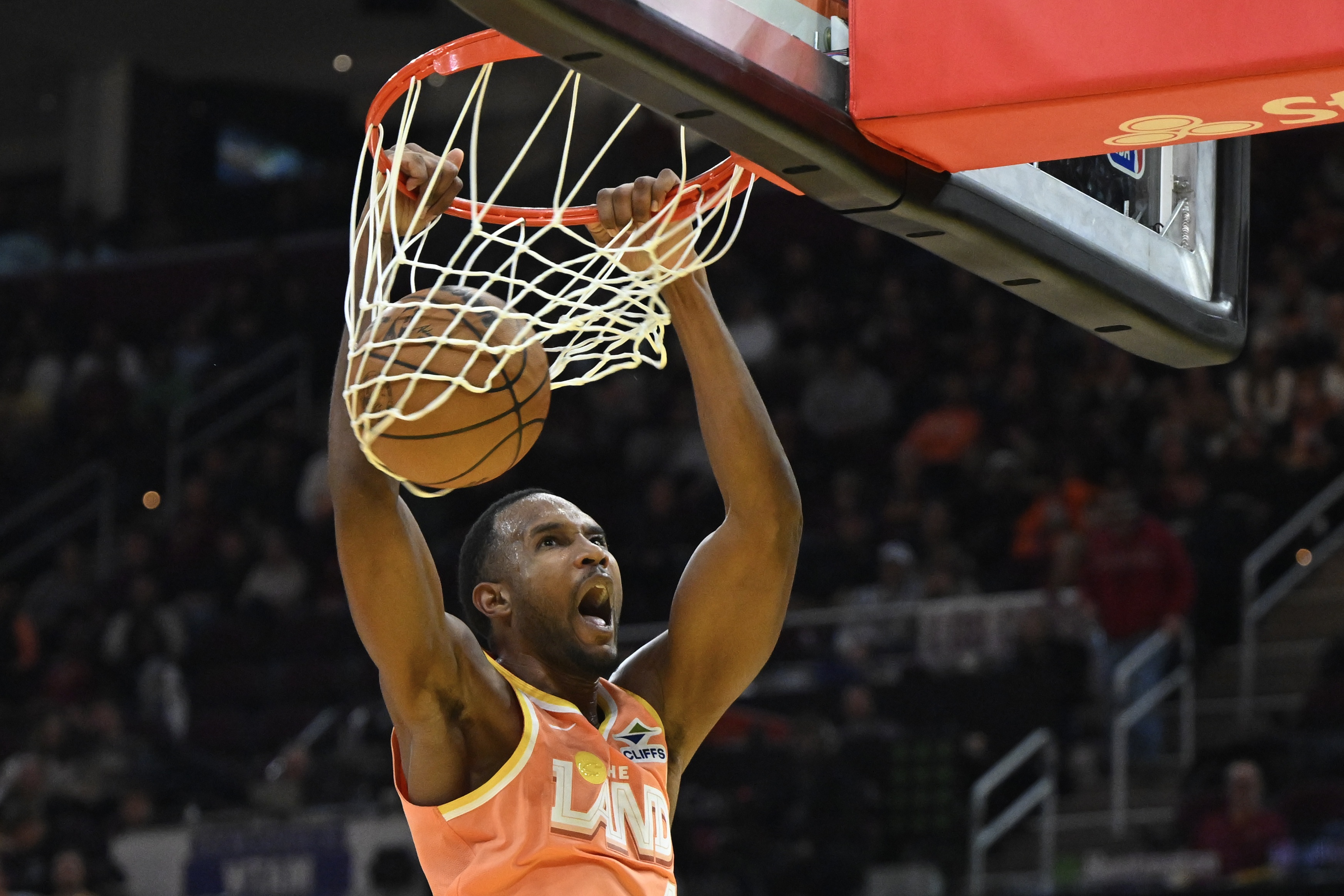 北京赛车pk10-年仅24岁！小莫布里生涯500次盖帽 骑士队史第5人&amp;最年轻达成球员